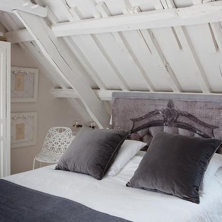 Отель La Maison Des Lamour Plelo Номер фото