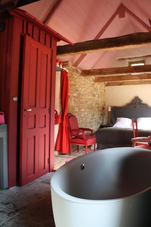 Отель La Maison Des Lamour Plelo Номер фото