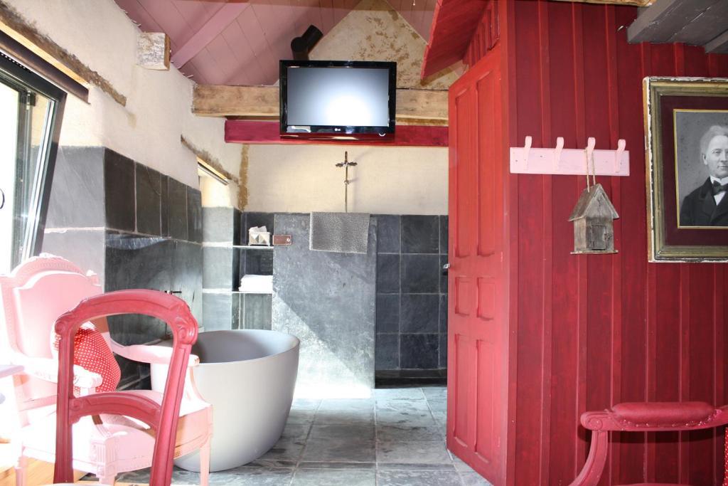 Отель La Maison Des Lamour Plelo Номер фото